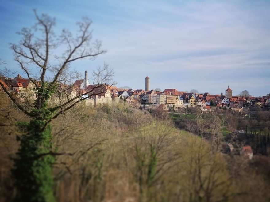 Zu sehen ist ein Blick auf die Stadt Rothenburg ob der Tauber